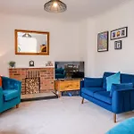 Casa de Férias Splendid House Great Location To Wave Surf & South West Water Park - Super Garden By Stae-homes Bristol