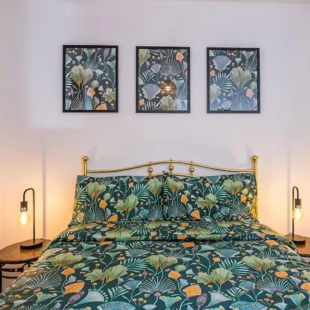 Casa de Férias Splendid House Great Location To Wave Surf & South West Water Park - Super Garden By Stae-homes