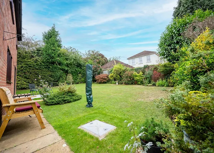 Splendid House Great Location To Wave Surf & South West Water Park - Super Garden By Stae-homes