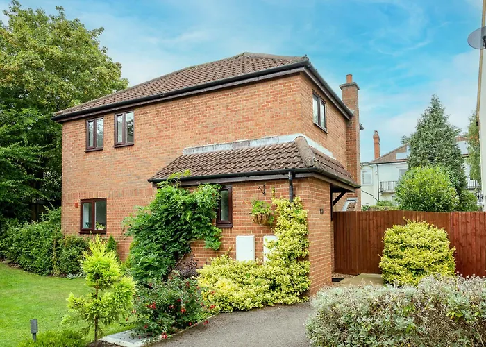 Дом отдыха Splendid House Great Location To Wave Surf & South West Water Park - Super Garden By Stae-homes Бристоль