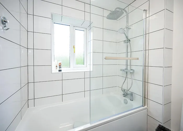 Splendid House Great Location To Wave Surf & South West Water Park - Super Garden By Stae-homes Holiday home