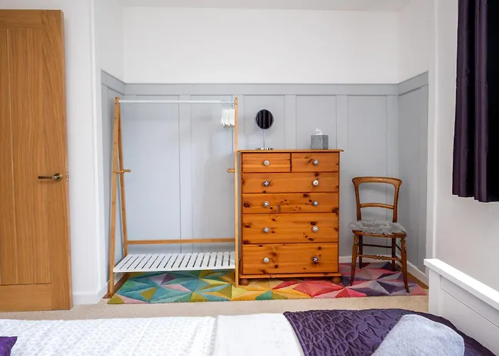 Splendid House Great Location To Wave Surf & South West Water Park - Super Garden By Stae-homes Holiday home Bristol