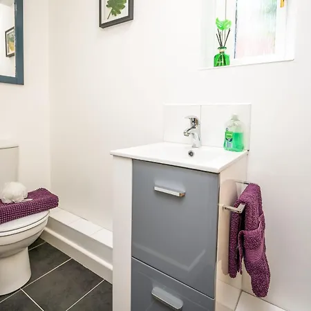 Splendid House Great Location To Wave Surf & South West Water Park - Super Garden By Staystaycations *