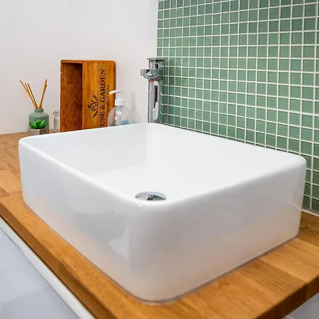 Splendid House Great Location To Wave Surf & South West Water Park - Super Garden By Staystaycations Holiday home *