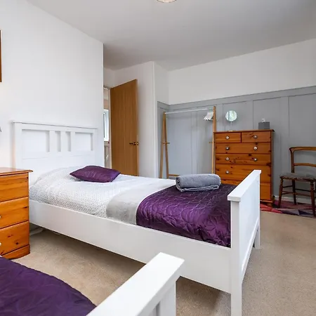 بيت للعطل Splendid House Great Location To Wave Surf & South West Water Park - Super Garden By Stae-homes *