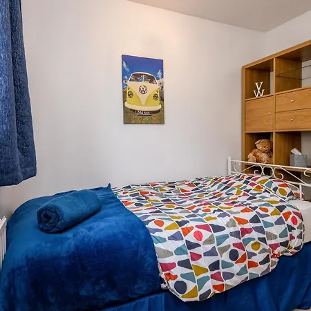 Splendid House Great Location To Wave Surf & South West Water Park - Super Garden By Staystaycations Bristol