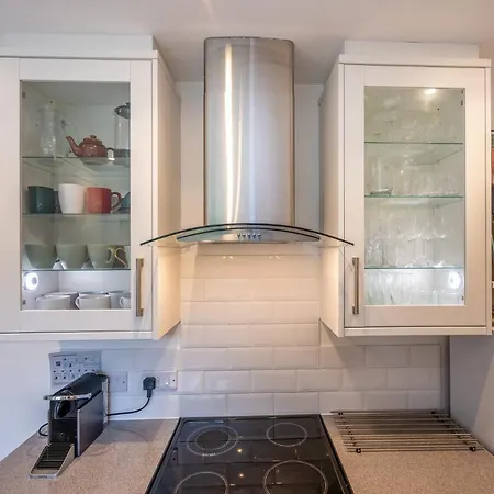 بيت للعطل Splendid House Great Location To Wave Surf & South West Water Park - Super Garden By Stae-homes بريستول