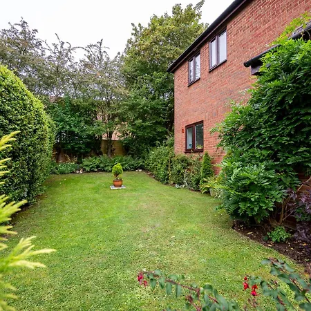 Holiday home Splendid House Great Location To Wave Surf & South West Water Park - Super Garden By Staystaycations *