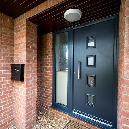 Splendid House Great Location To Wave Surf & South West Water Park - Super Garden By Staystaycations * Bristol