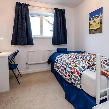 Splendid House Great Location To Wave Surf & South West Water Park - Super Garden By Staystaycations Holiday home *