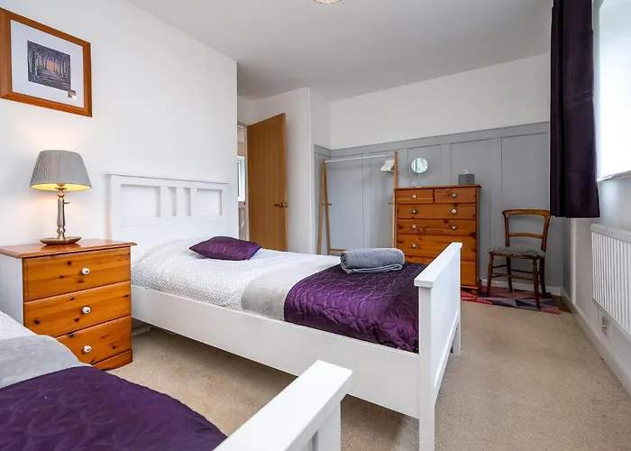 Ferienhaus Splendid House Great Location To Wave Surf & South West Water Park - Super Garden By Stae-homes *