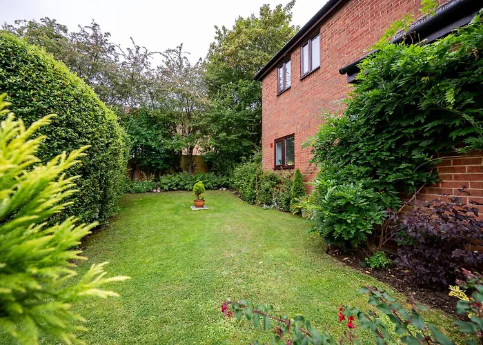 Ferienhaus Splendid House Great Location To Wave Surf & South West Water Park - Super Garden By Stae-homes *