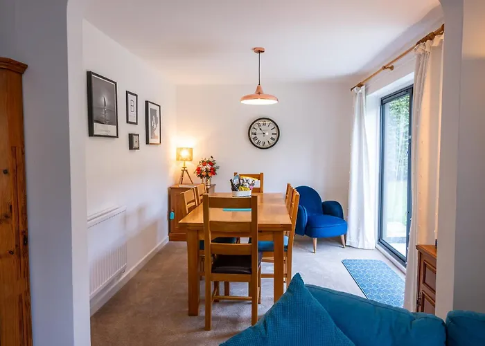 Splendid House Great Location To Wave Surf & South West Water Park - Super Garden By Stae-homes Ferienhaus